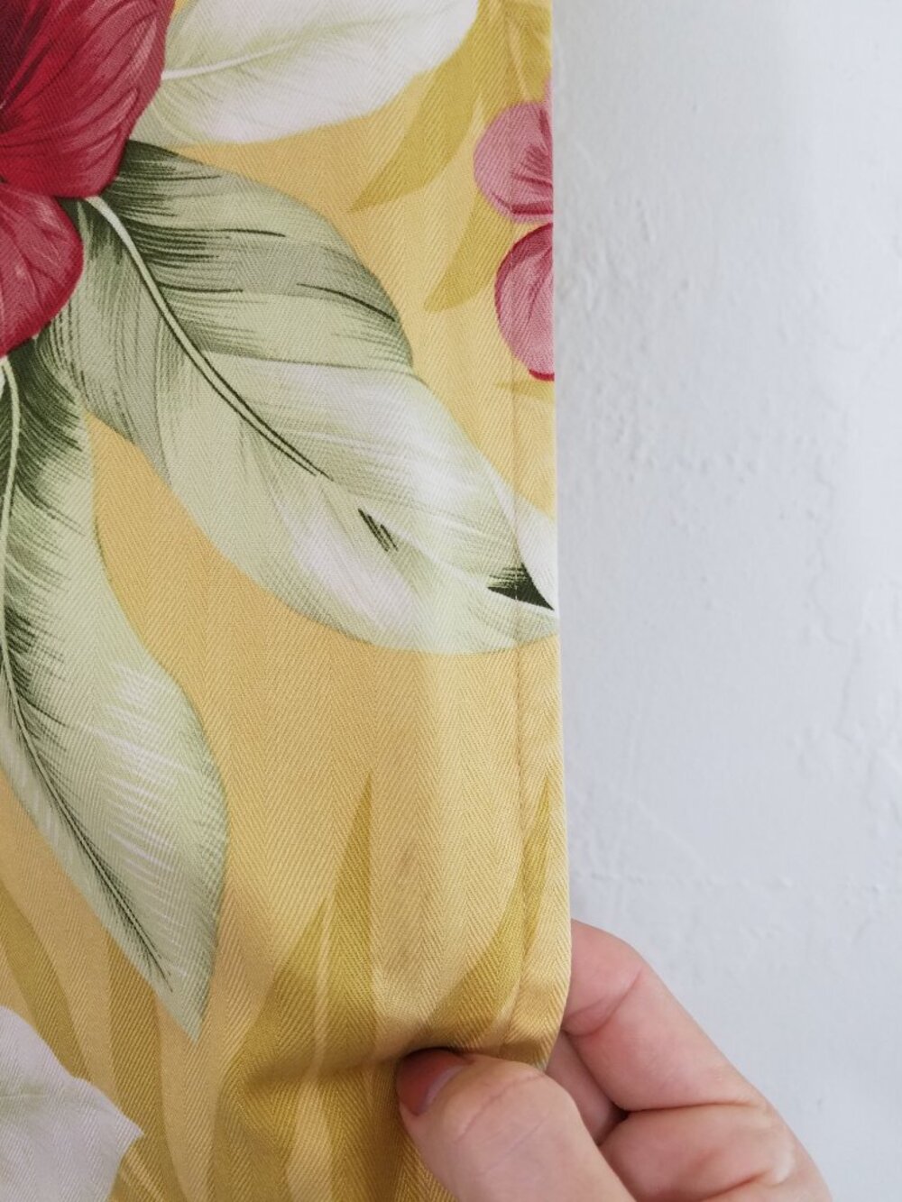 VTG Tommy Bahama 100% Silk Floral Wrap Skirt Size S - Picture 3 of 6